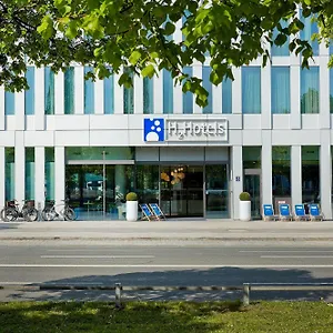 H2 Messe Отель