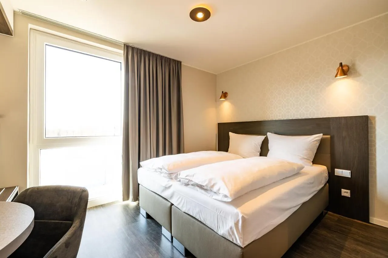 Maseven Muenchen Messe Trudering Aparthotel 4*, München